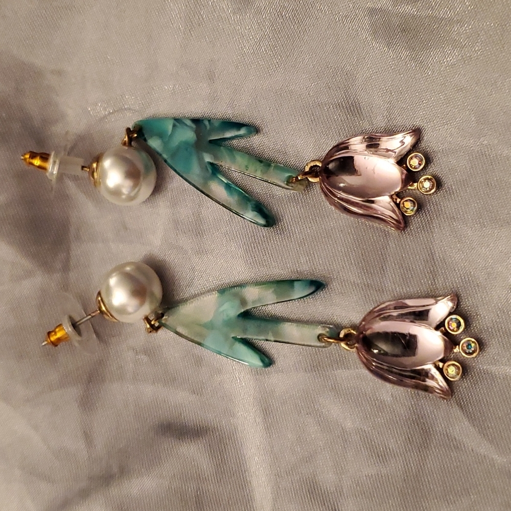 Tulip drop earrings - Picture 2 of 5